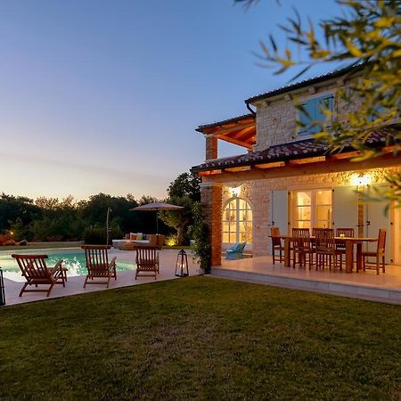 Villa Rajski Dvori Sveti Lovreč Pazenatički 외부 사진